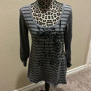 Women’s RXB tunic top with bling, size M